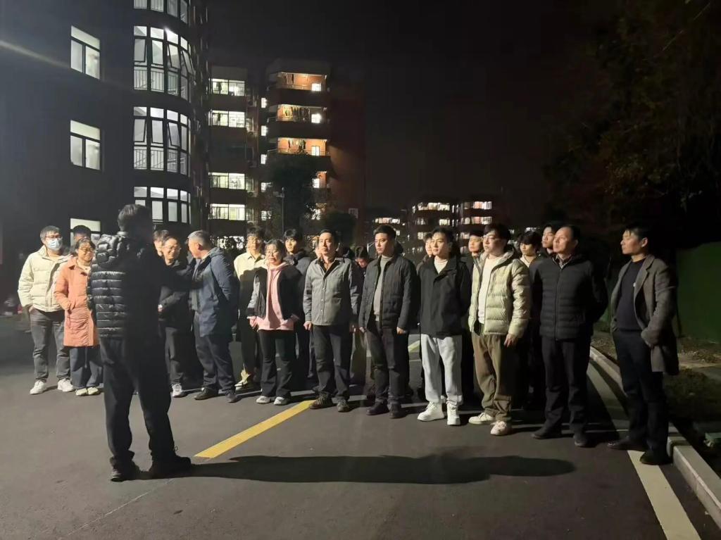 一站式社区（36）｜校园安全不松懈 ，“一线三排”记...